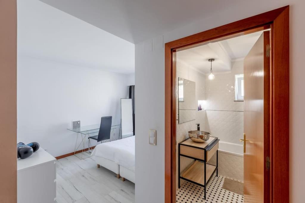 Spacious 3-Bedroom Condo In Lisbona Esterno foto