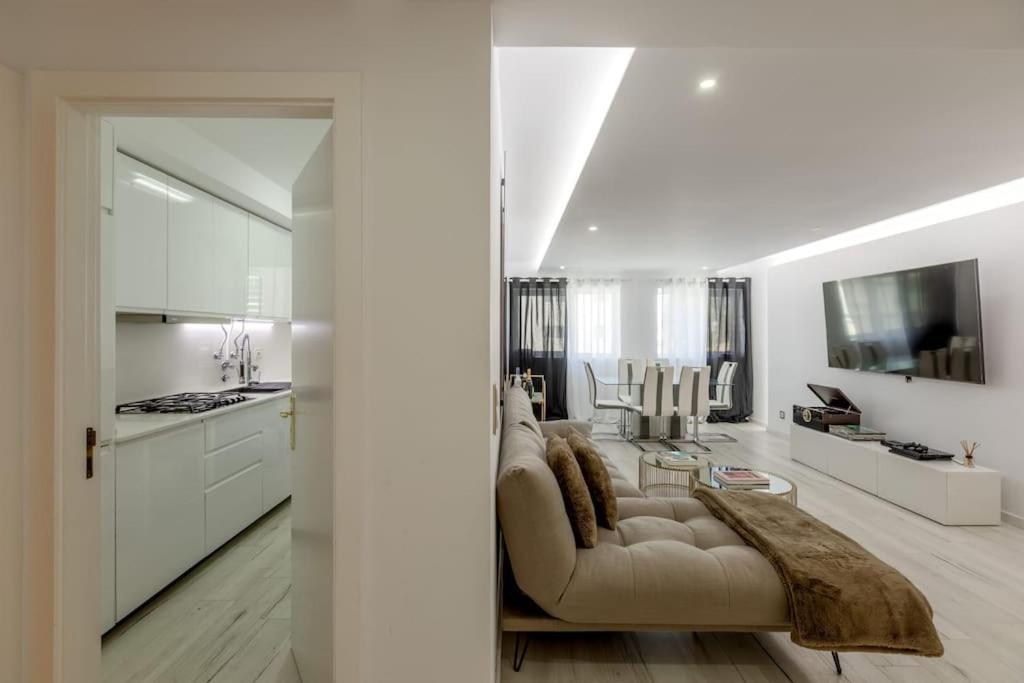 Spacious 3-Bedroom Condo In Lisbona Esterno foto