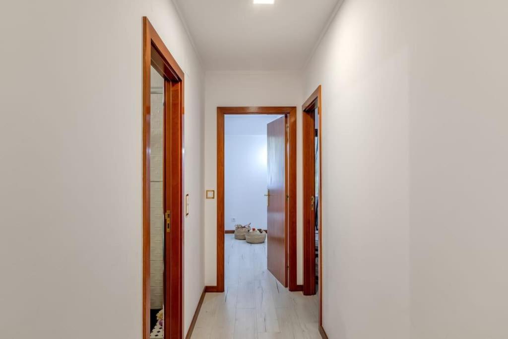 Spacious 3-Bedroom Condo In Lisbona Esterno foto