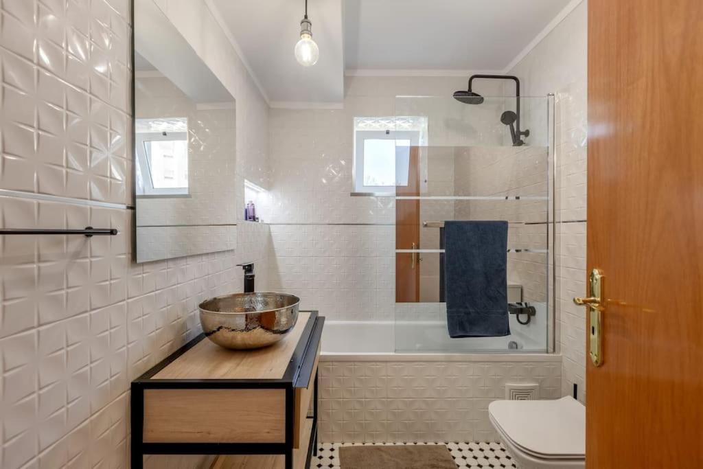 Spacious 3-Bedroom Condo In Lisbona Esterno foto