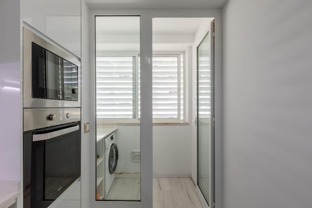 Spacious 3-Bedroom Condo In Lisbona Esterno foto